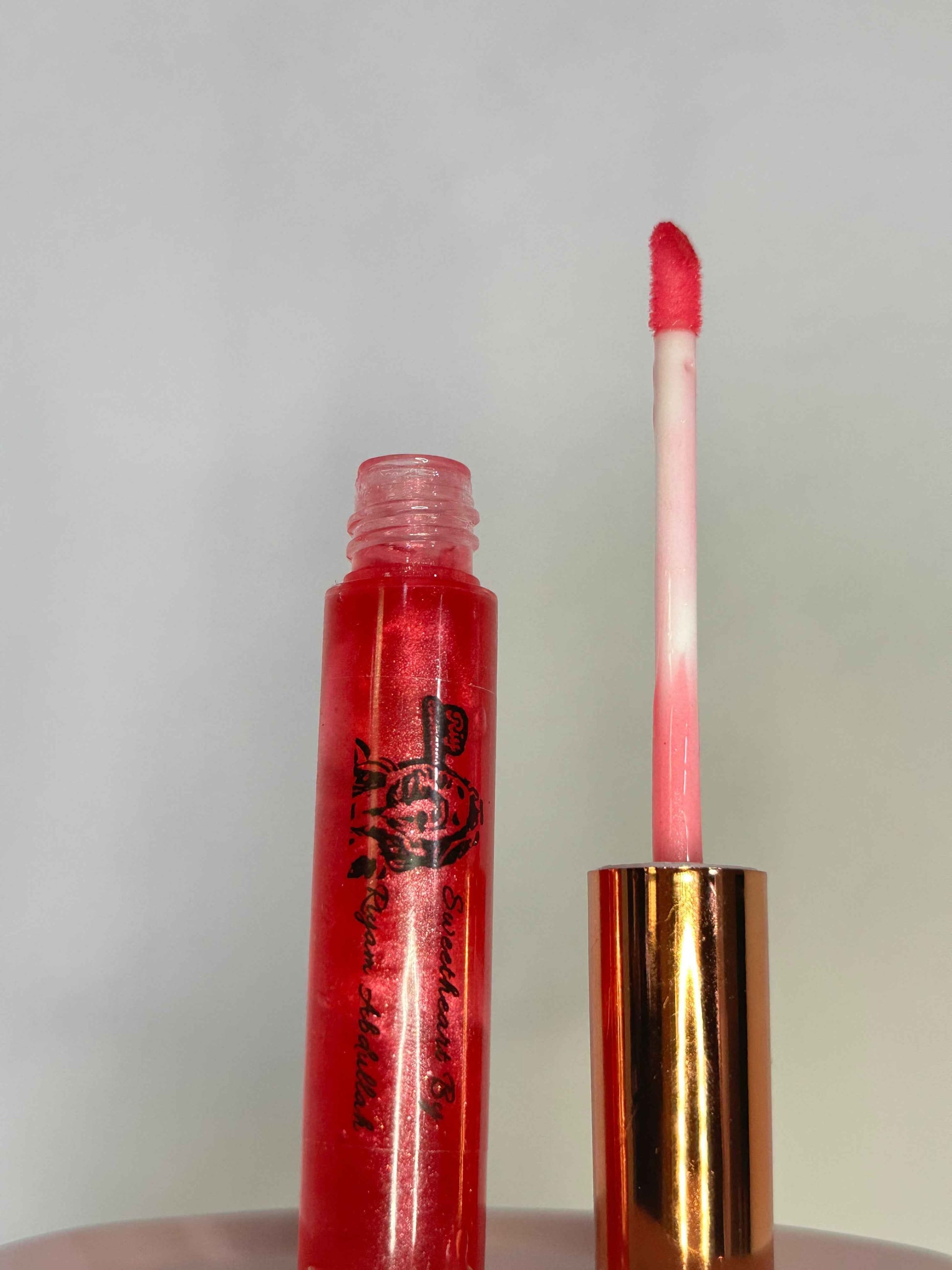 Sweetheart Lip Gloss 10mL - Hydrating Shine for Luscious Lips - Riy Cosmetics